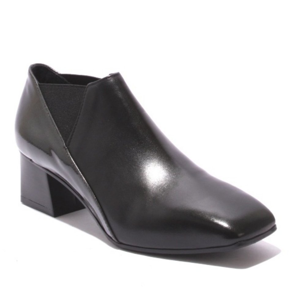 ITALIAN Isabelle 251Black Leather Gray Patent Heel Ankle Shoe
